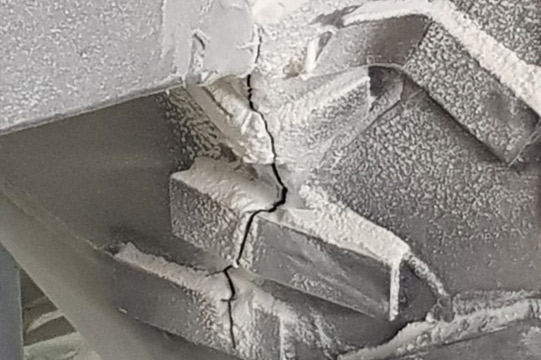 square joints crack