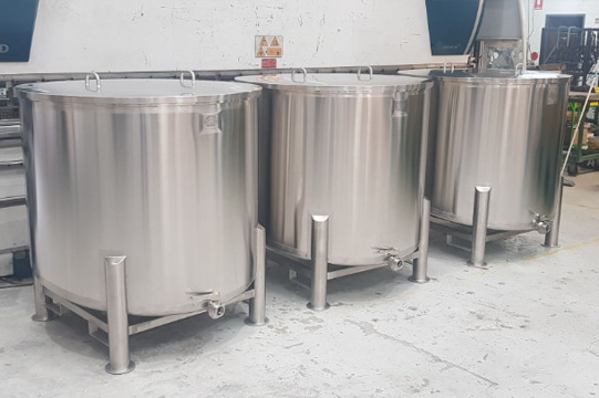 storage tanks forkliftable